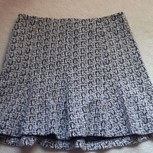 3 for $20 // Banana Republic Patterned skirt